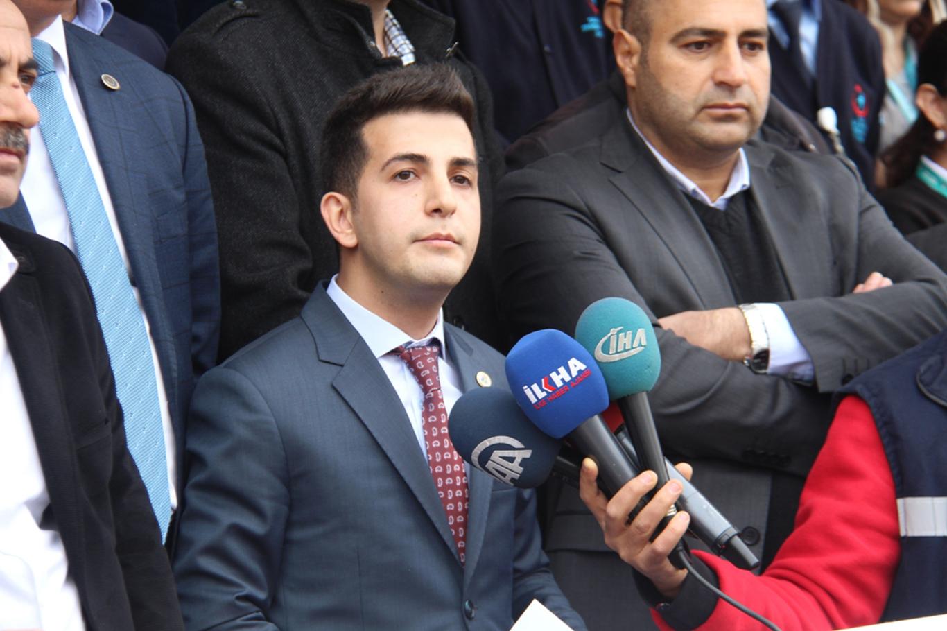 Taşeron işçilerden basın açıklaması Taşeron işçilerden basın açıklaması